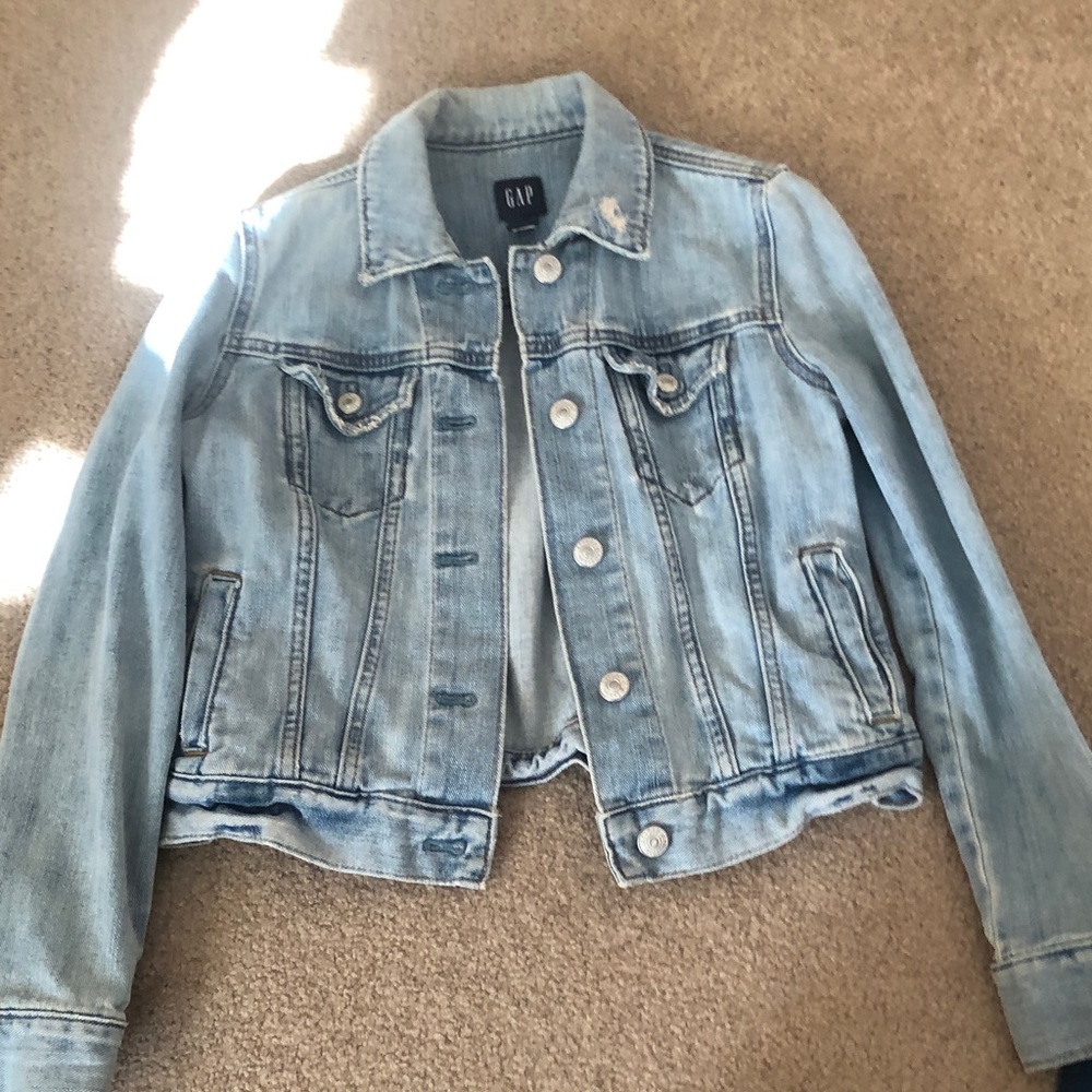 GAP Women's Faded Blue Jean Jacket